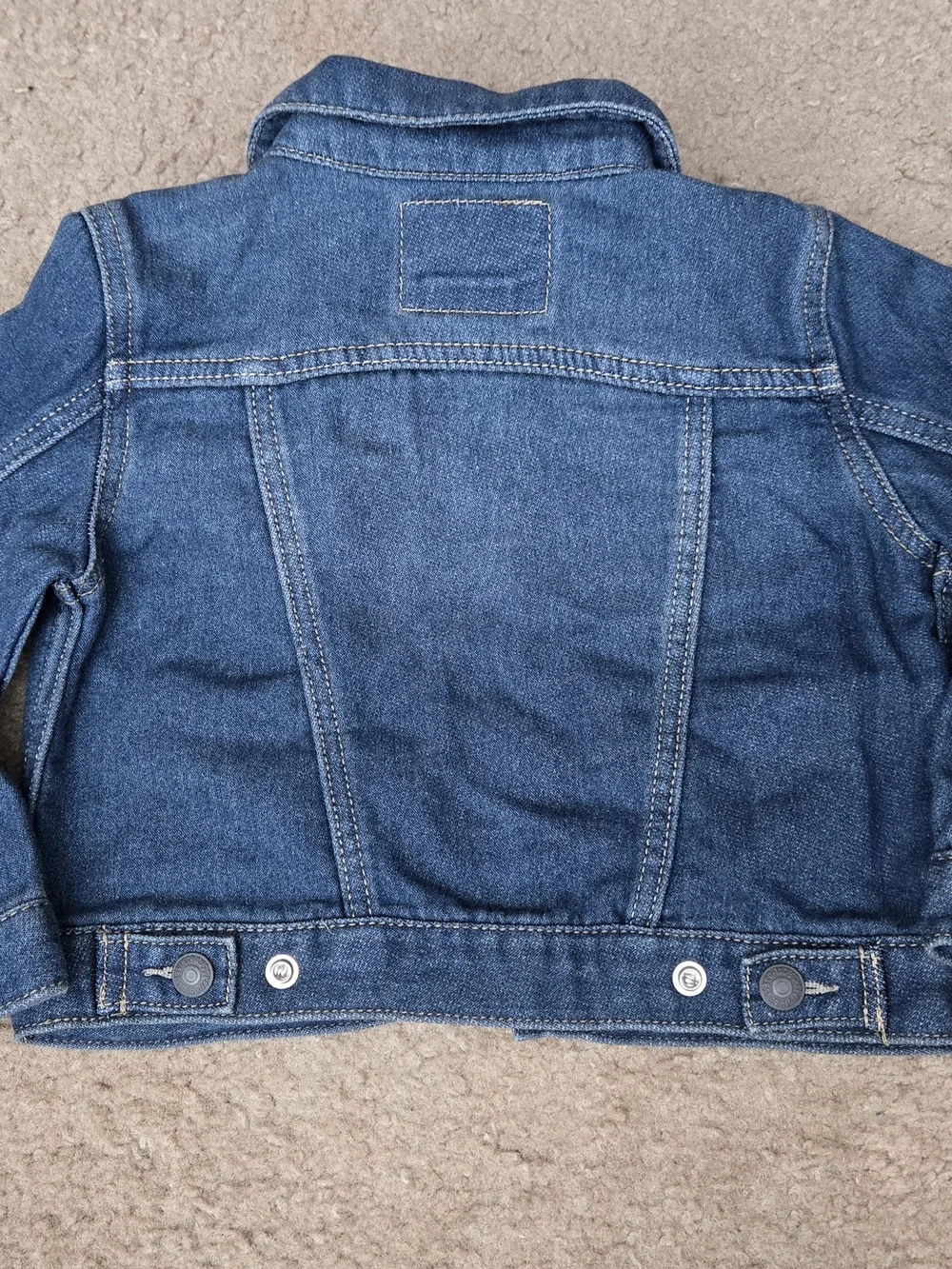 Levis looks like